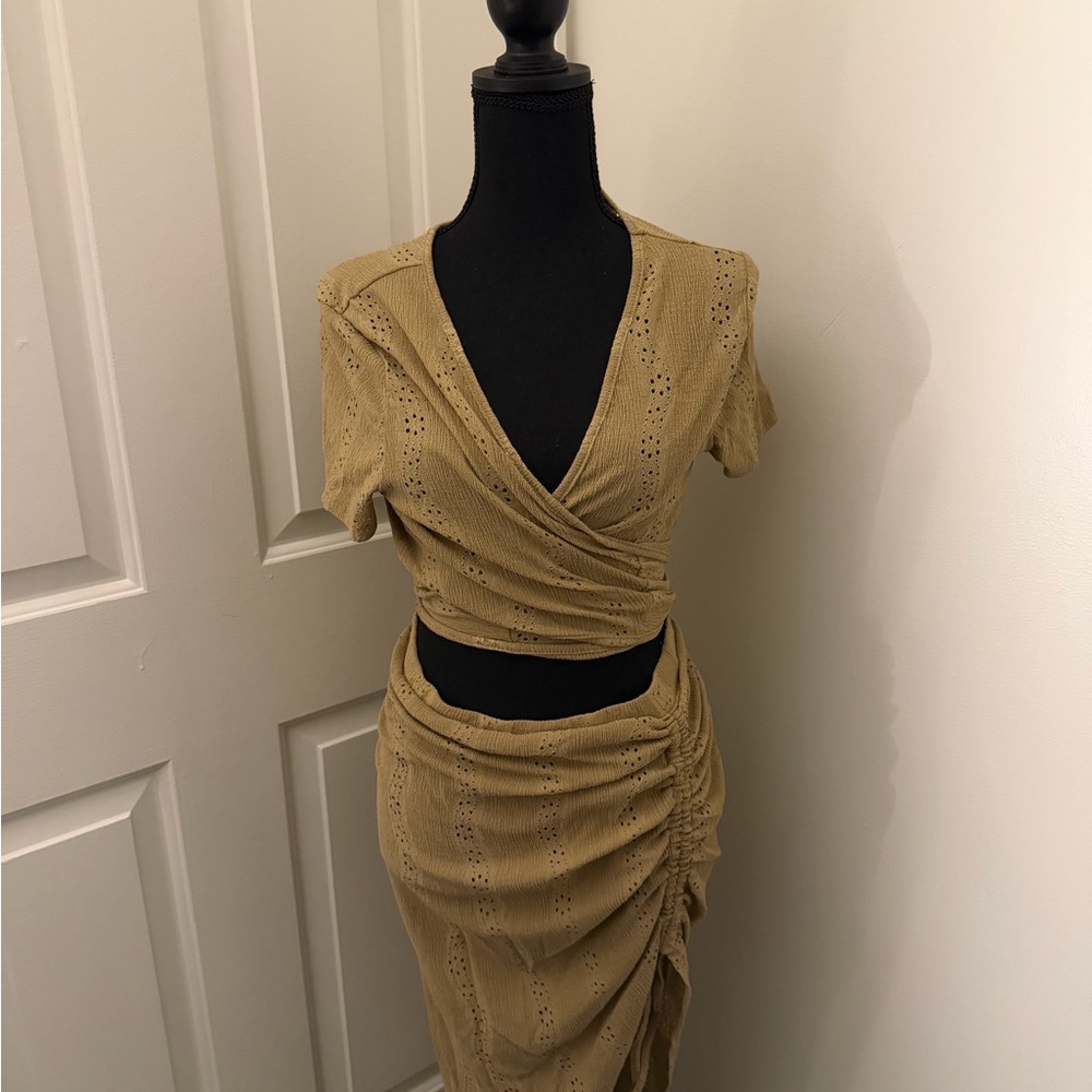 Elegant Tan Women's Skirt Set